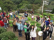 Volunteers harvested Fresh, Organic Farm produces