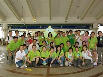 "Green Gift to Olympic" Volunteers Group Photo